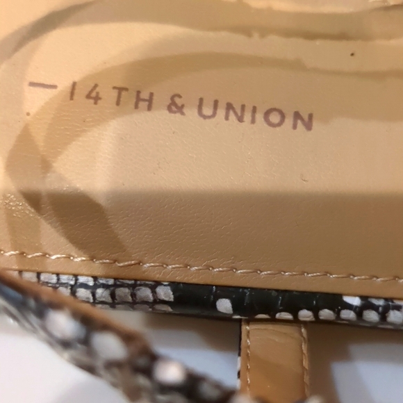 Snake Skin Flats - Picture 2 of 3